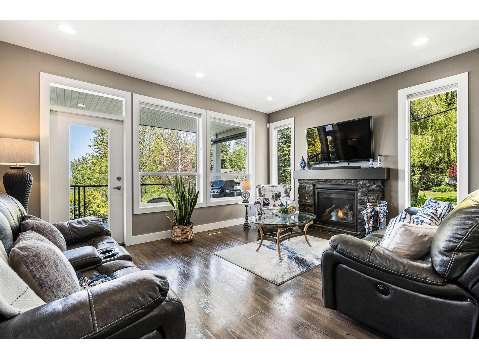 Property at 7569 DICKINSON PLACE image 3