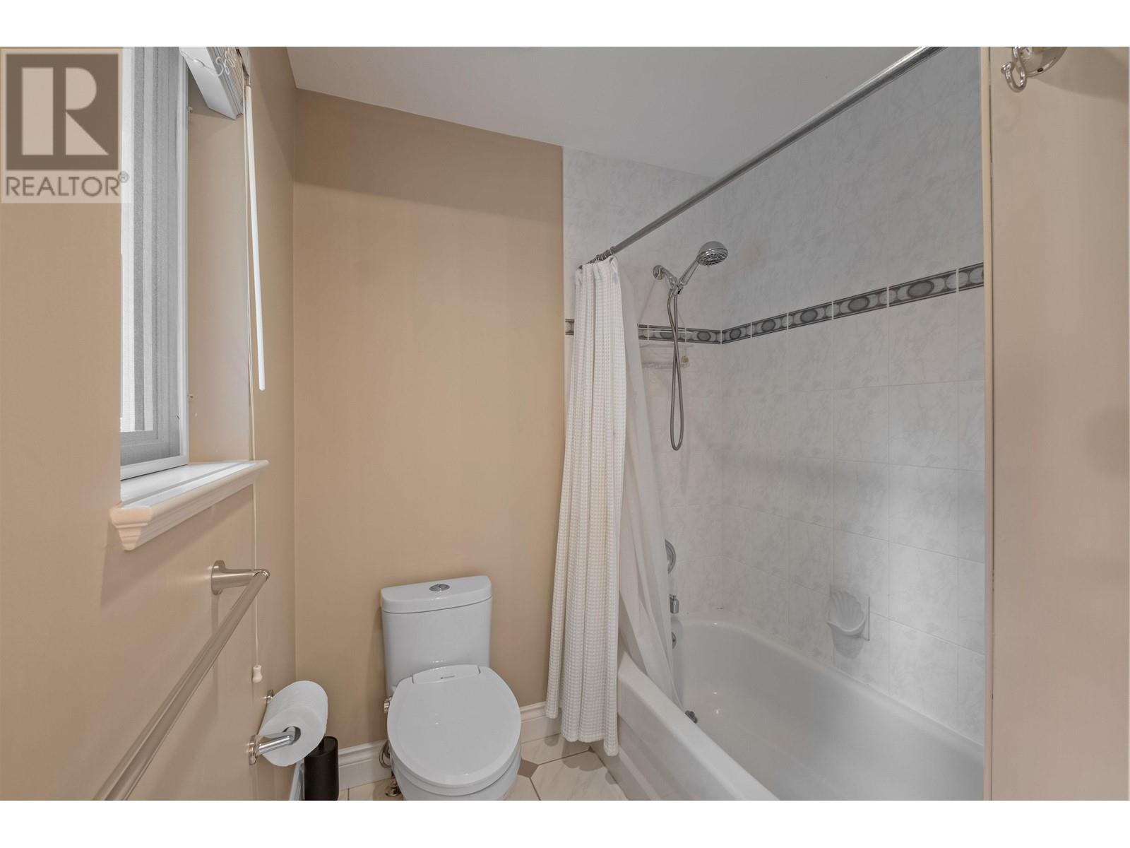 4905 Chalet Place, North Vancouver, British Columbia  V7R 4X4 - Photo 31 - R2993226
