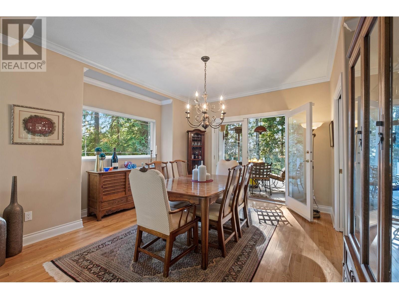 4905 Chalet Place, North Vancouver, British Columbia  V7R 4X4 - Photo 7 - R2993226