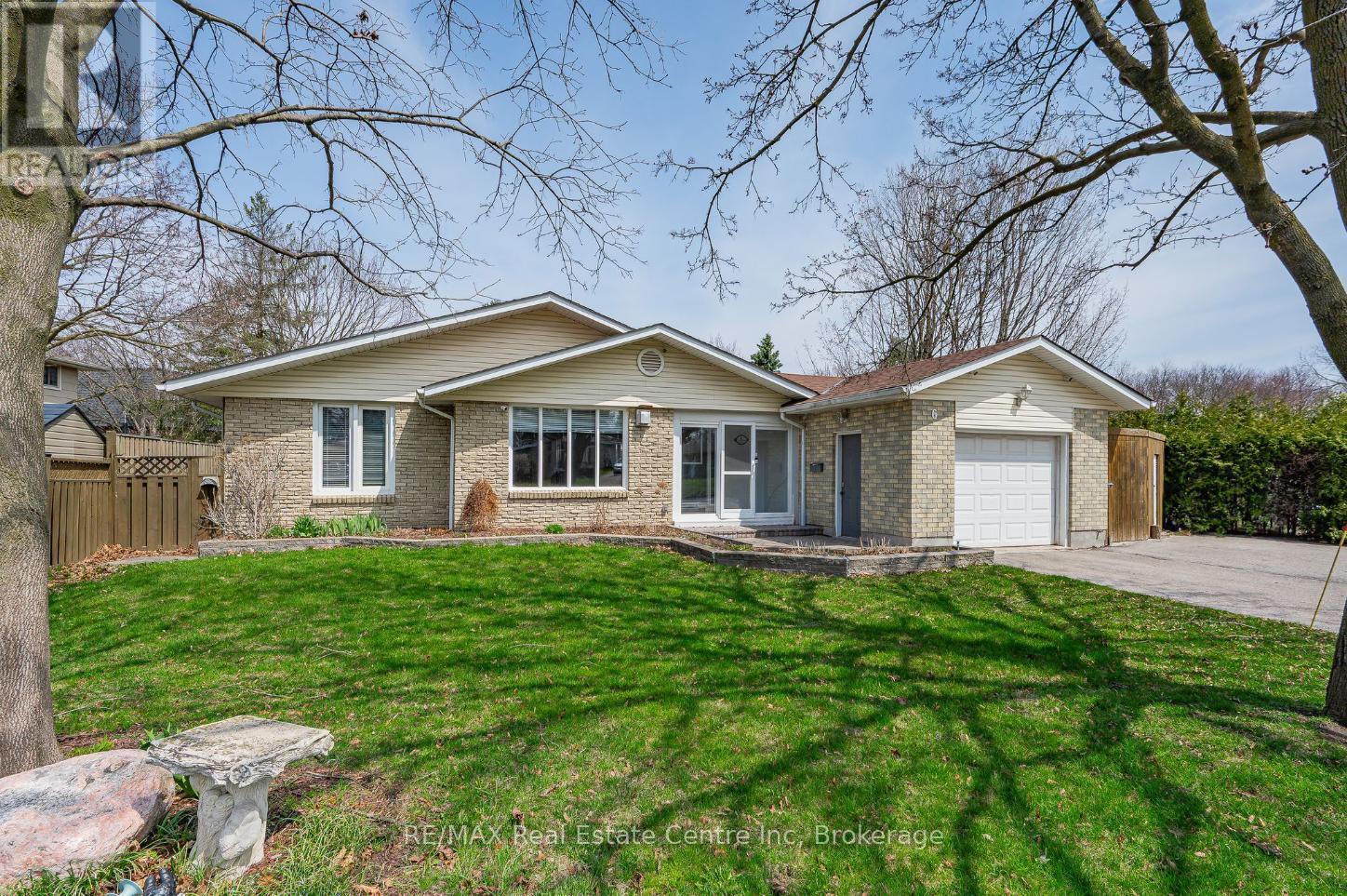 Property at 6 STIRLING PLACE image 1