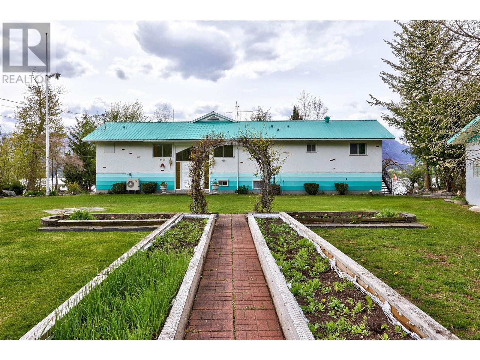 3726 Zinck Road, Scotch Creek, British Columbia  V0E 1M5 - Photo 11 - 10311297