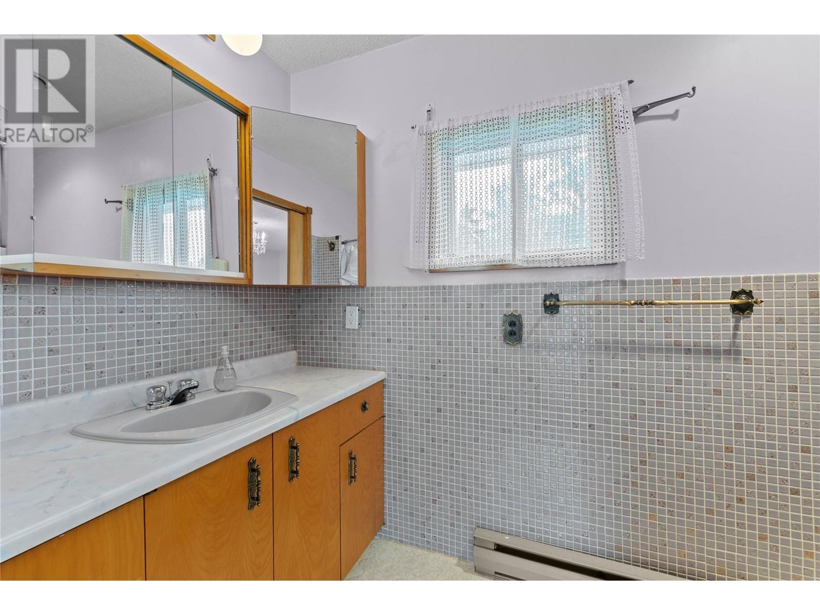 Property at 3726 Zinck Road image 2