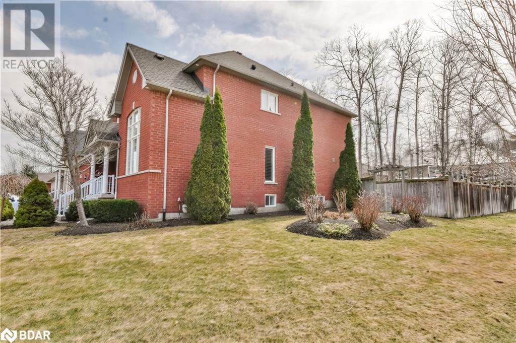 Property at 38 CAMELOT Square image 2