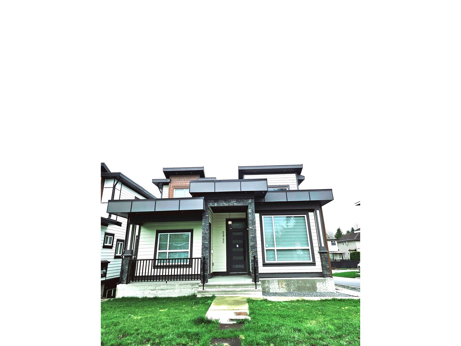 Property at 5942 168 STREET image 3