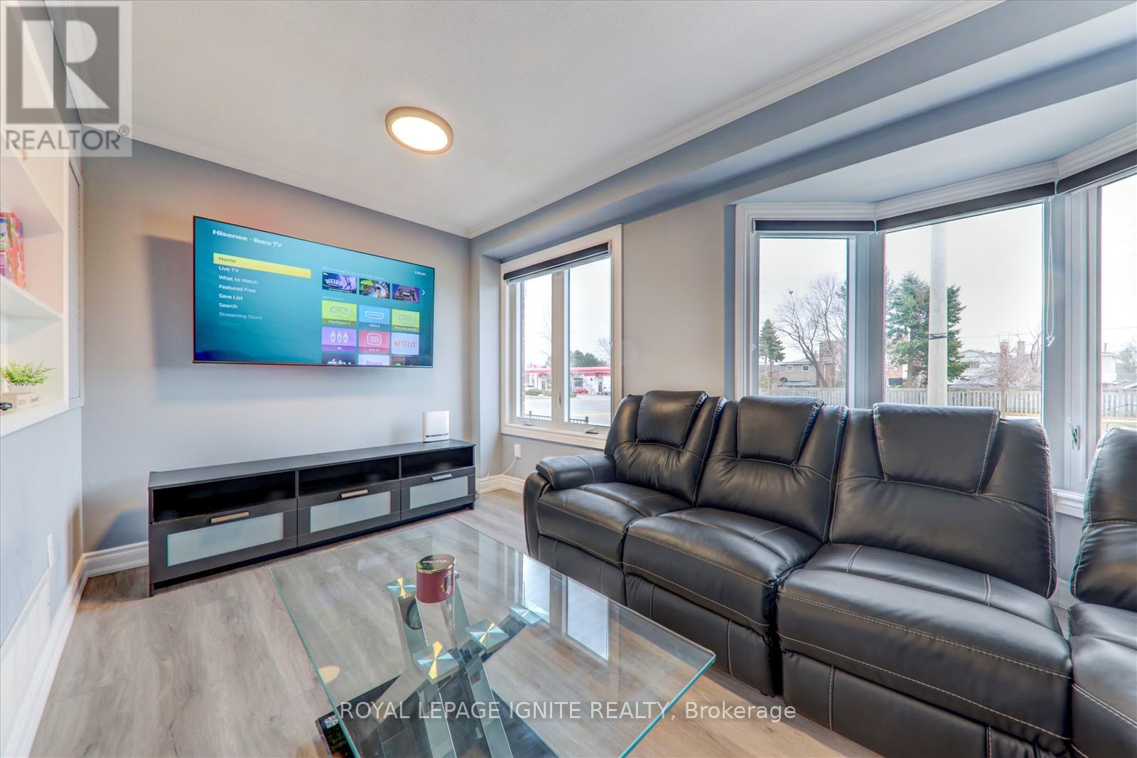 Property at 9518 SHEPPARD AVENUE E image 3