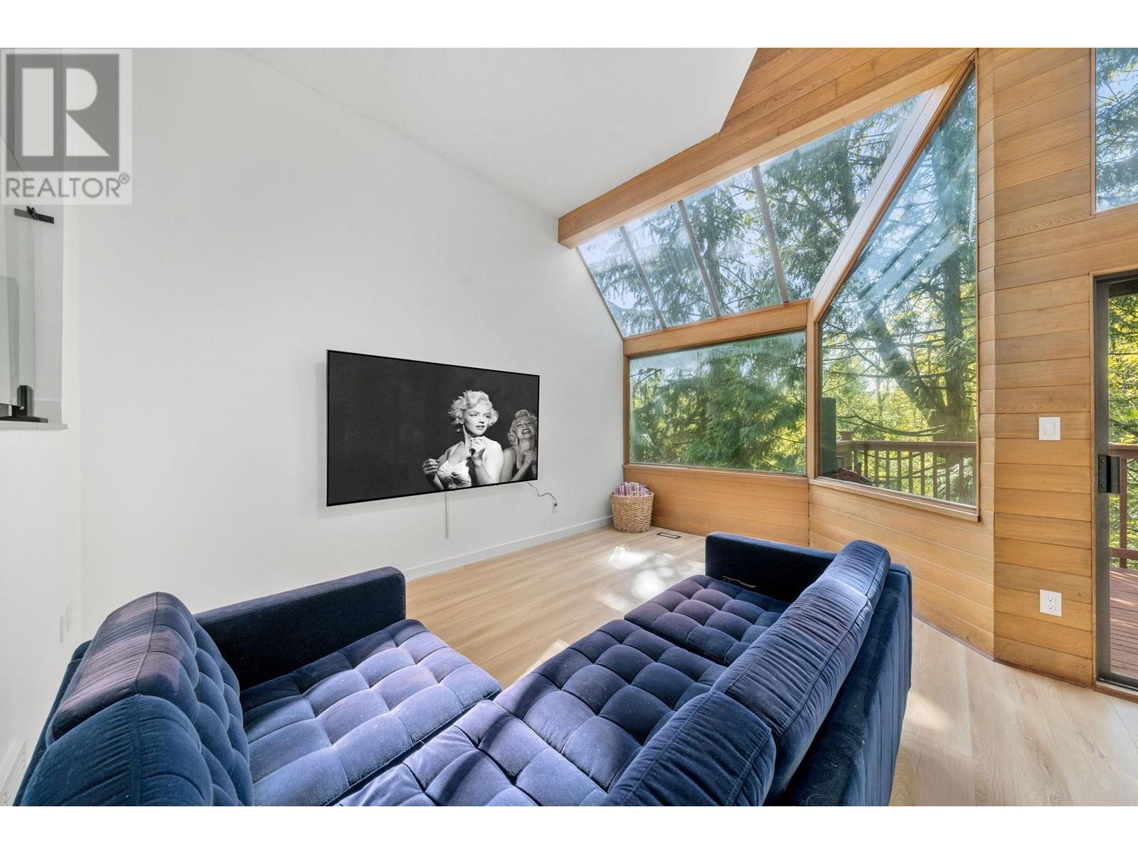 Property at 2103 WESTVIEW DRIVE image 3