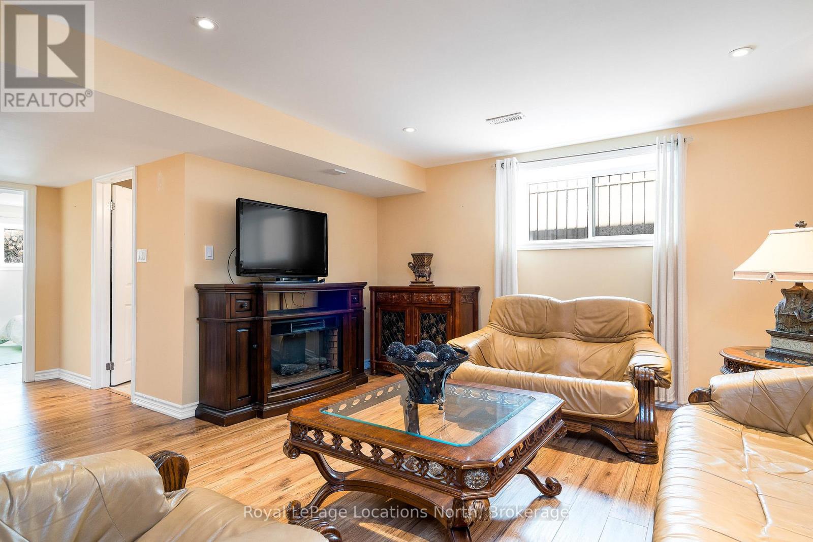 42 Cristiano Avenue, Wasaga Beach, Ontario  L9Z 0H2 - Photo 26 - S12108450