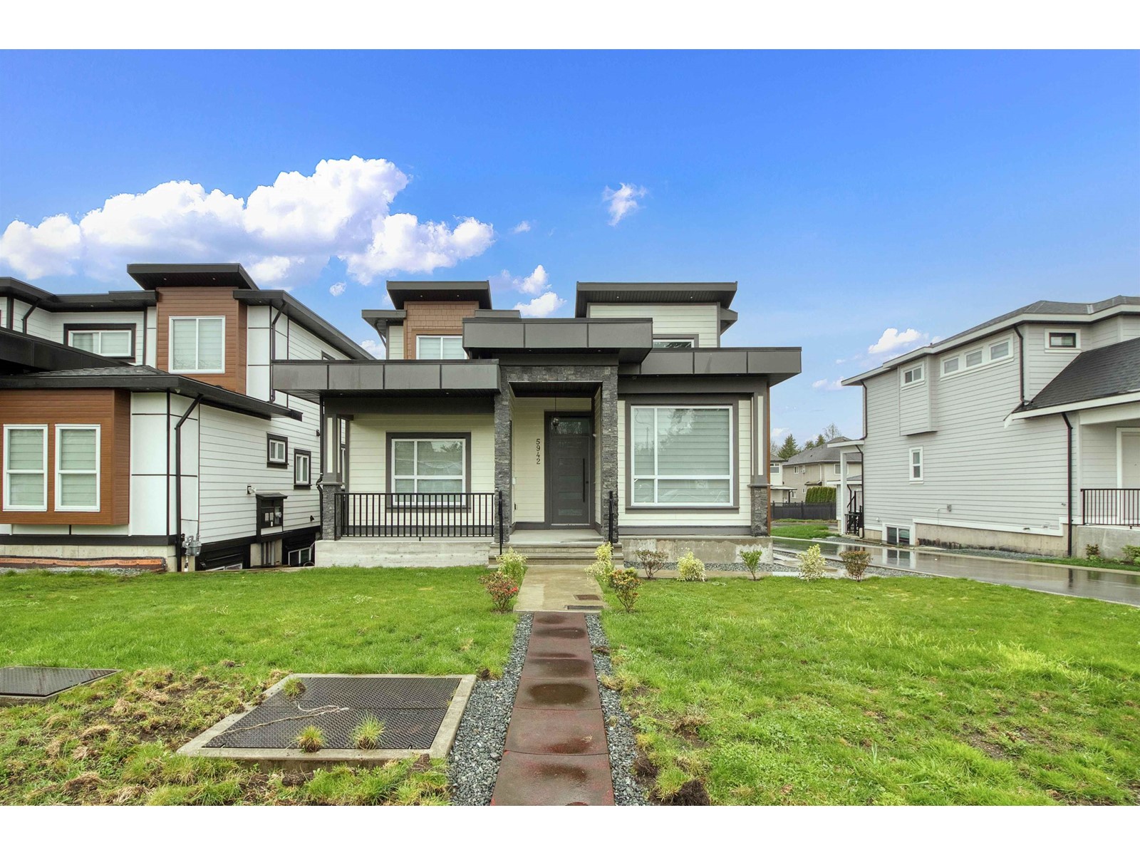 Property at 5942 168 STREET image 1