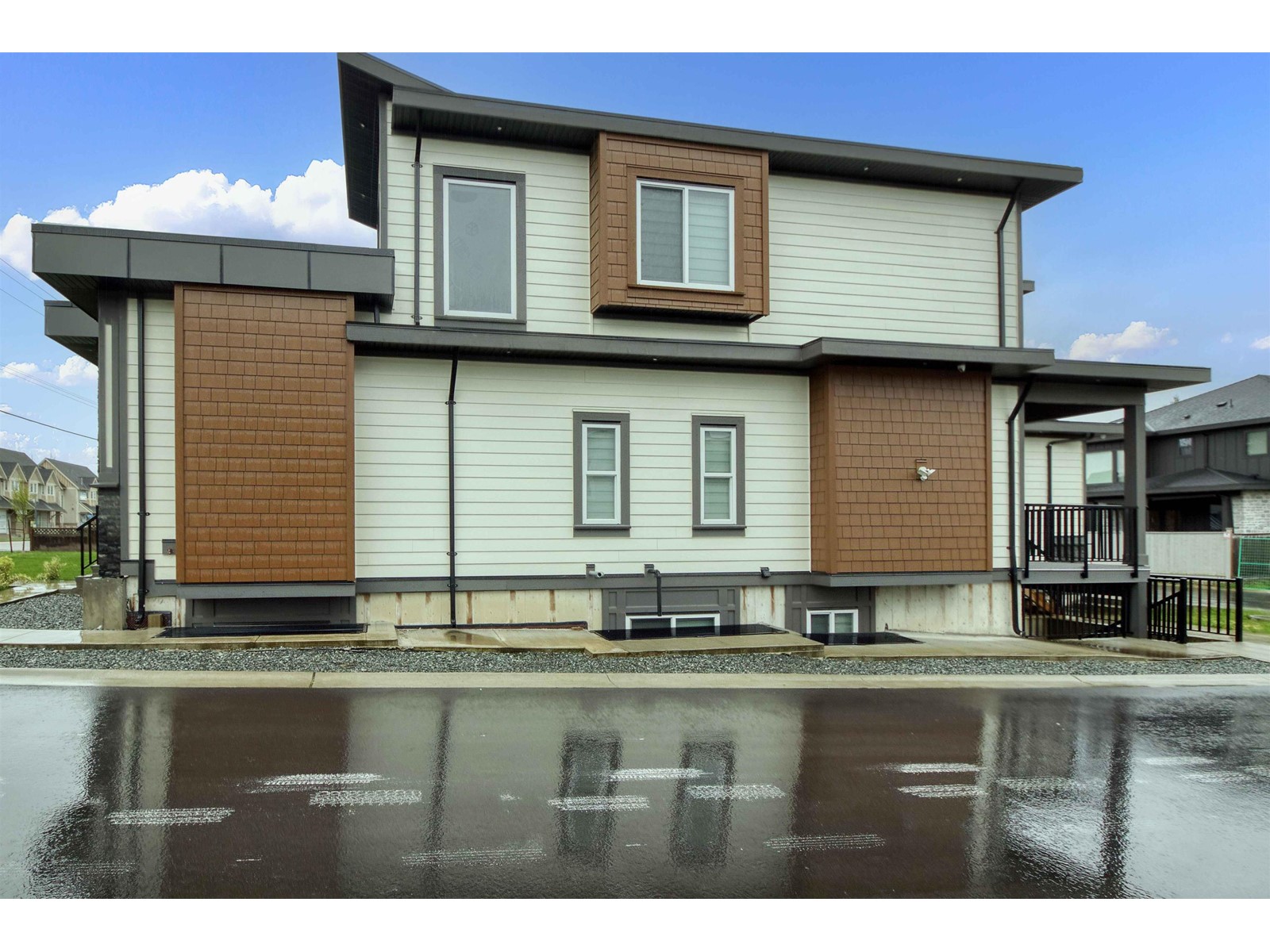 Property at 5942 168 STREET image 4
