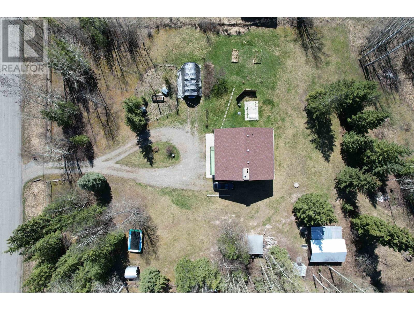 Property at 911 HESKETH ROAD image 3