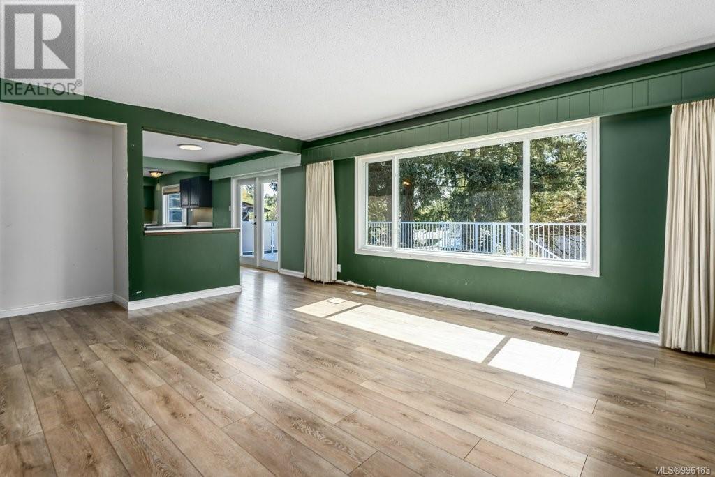 Property at 1525 Dingwall Rd image 5