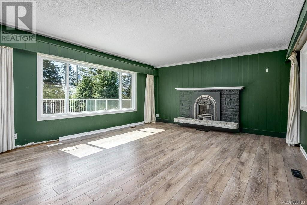 Property at 1525 Dingwall Rd image 3