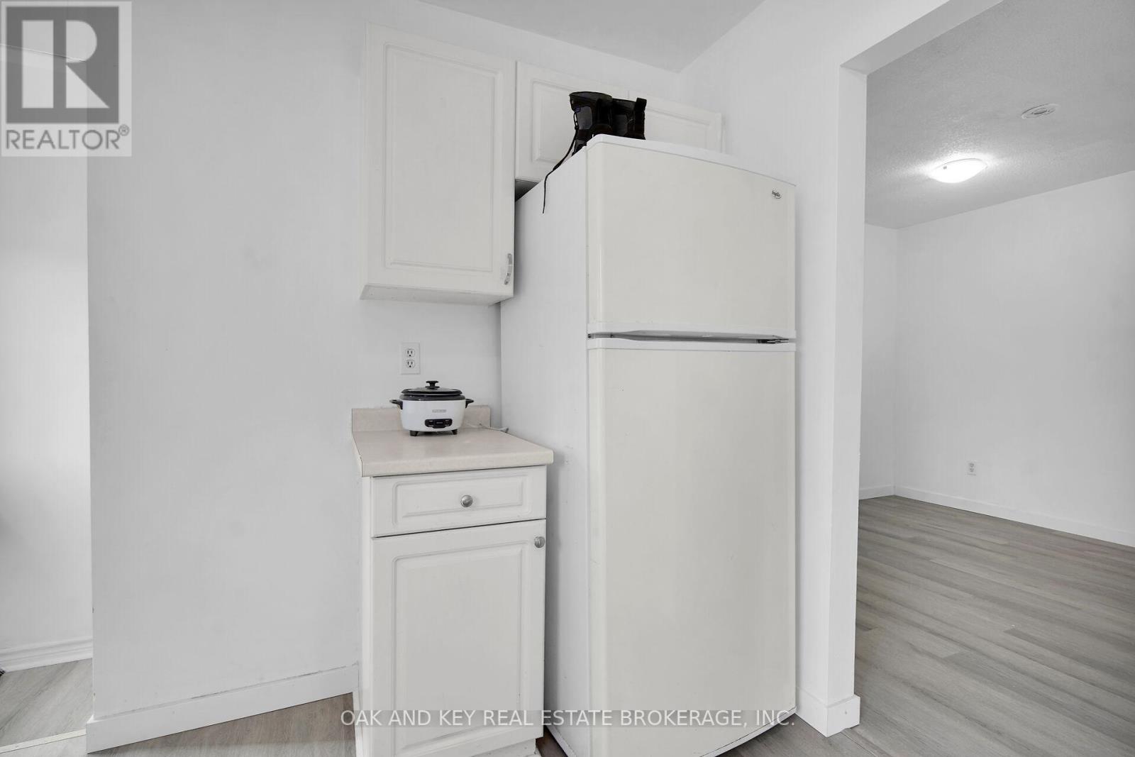 330 Fleming Drive, London East, Ontario  N5V 4Y6 - Photo 12 - X12108522