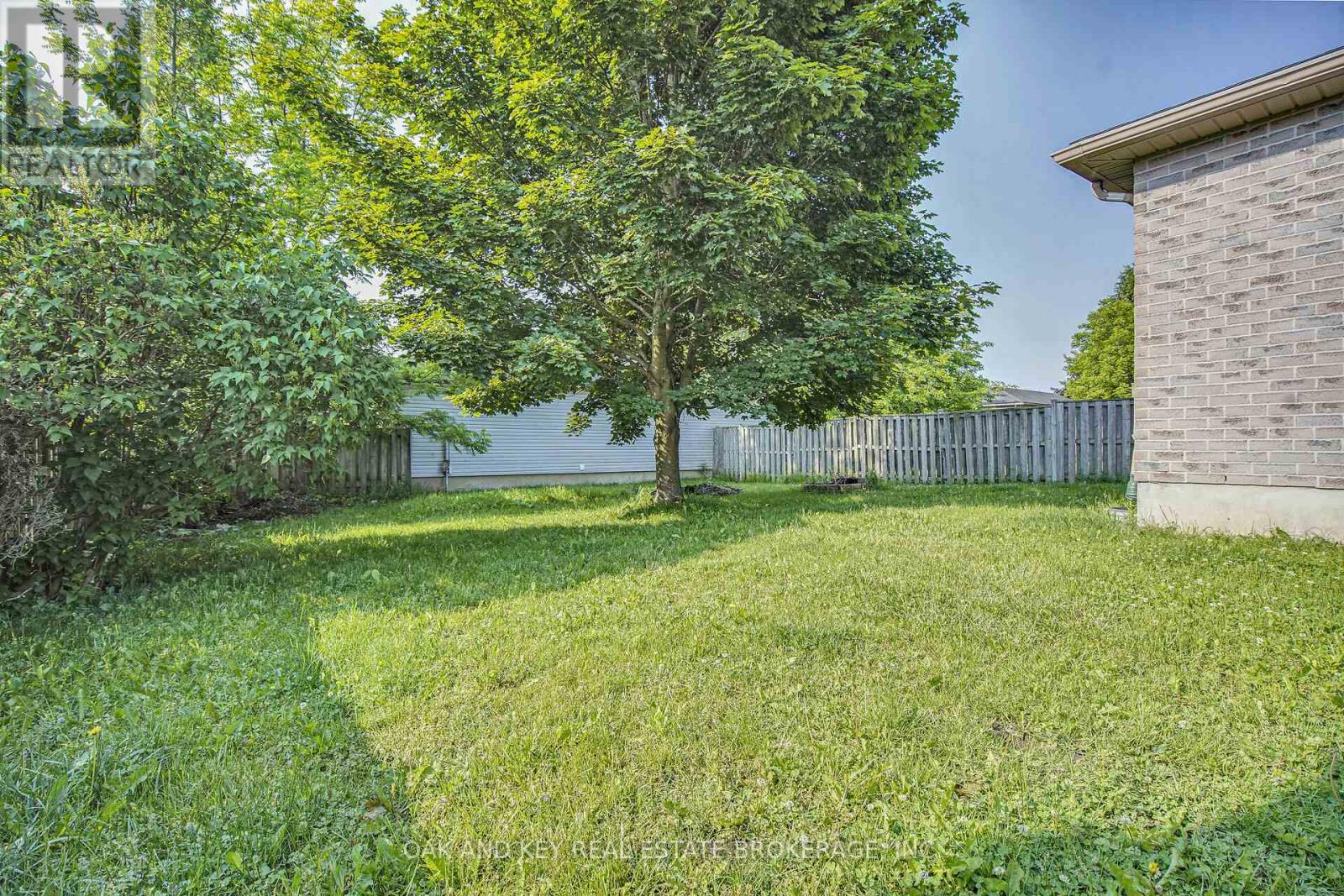 330 Fleming Drive, London East, Ontario  N5V 4Y6 - Photo 8 - X12108522