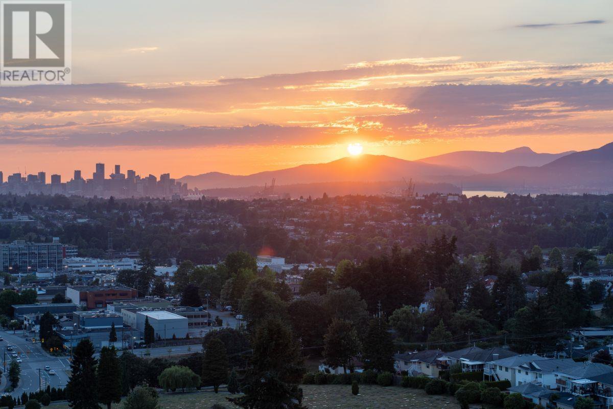 Listing Picture 31 of 39 : 2504 PH4-4353 HALIFAX STREET, Burnaby / 本拿比 - 魯藝地產 Yvonne Lu Group - MLS Medallion Club Member