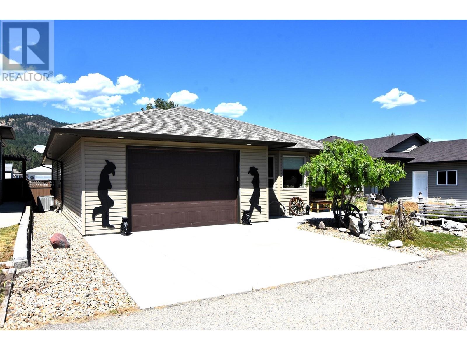 Property at 494 Kingfisher Avenue image 4