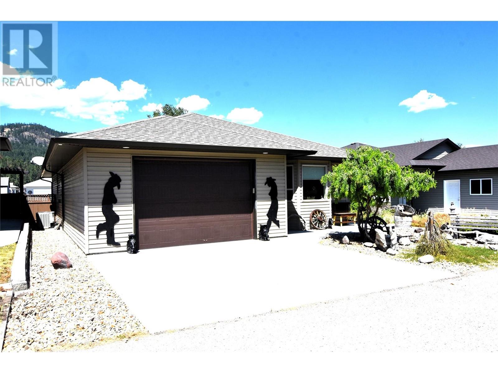 Property at 494 Kingfisher Avenue image 1