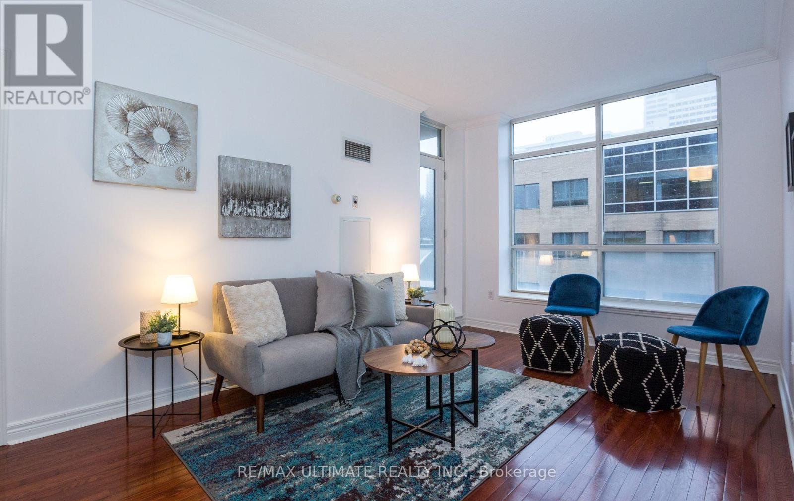 Property at 304 - 2 EDITH DRIVE image 2
