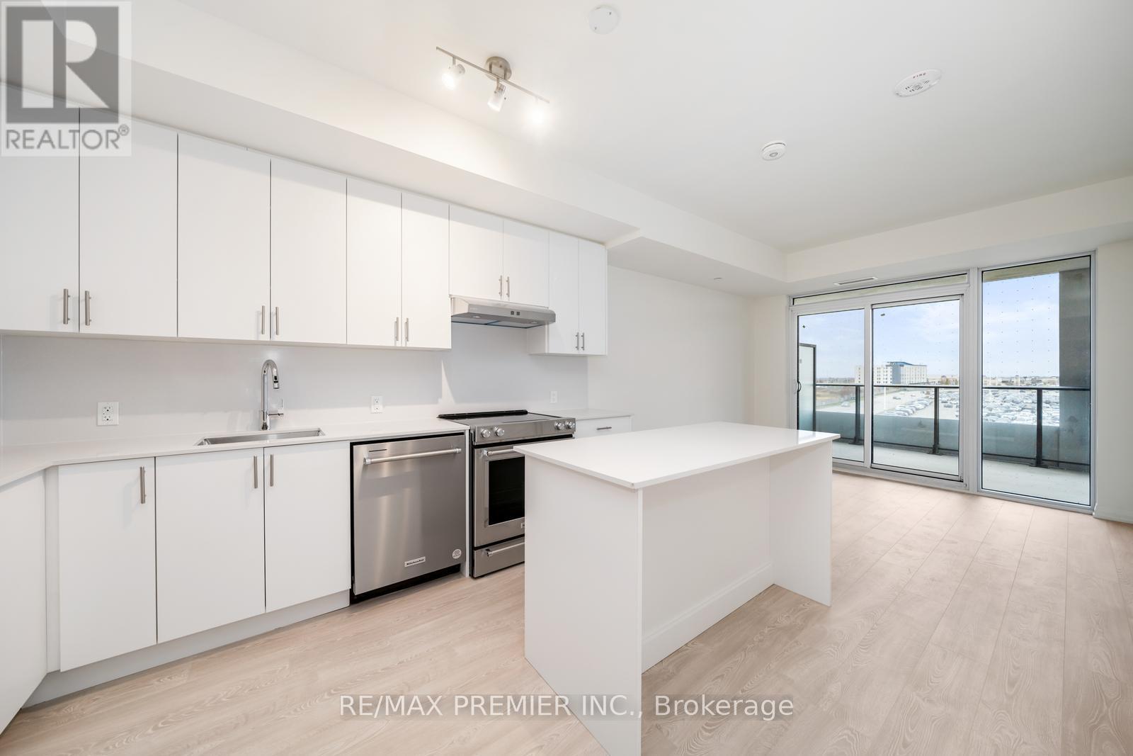 330 - 8960 JANE STREET, Vaughan, Ontario