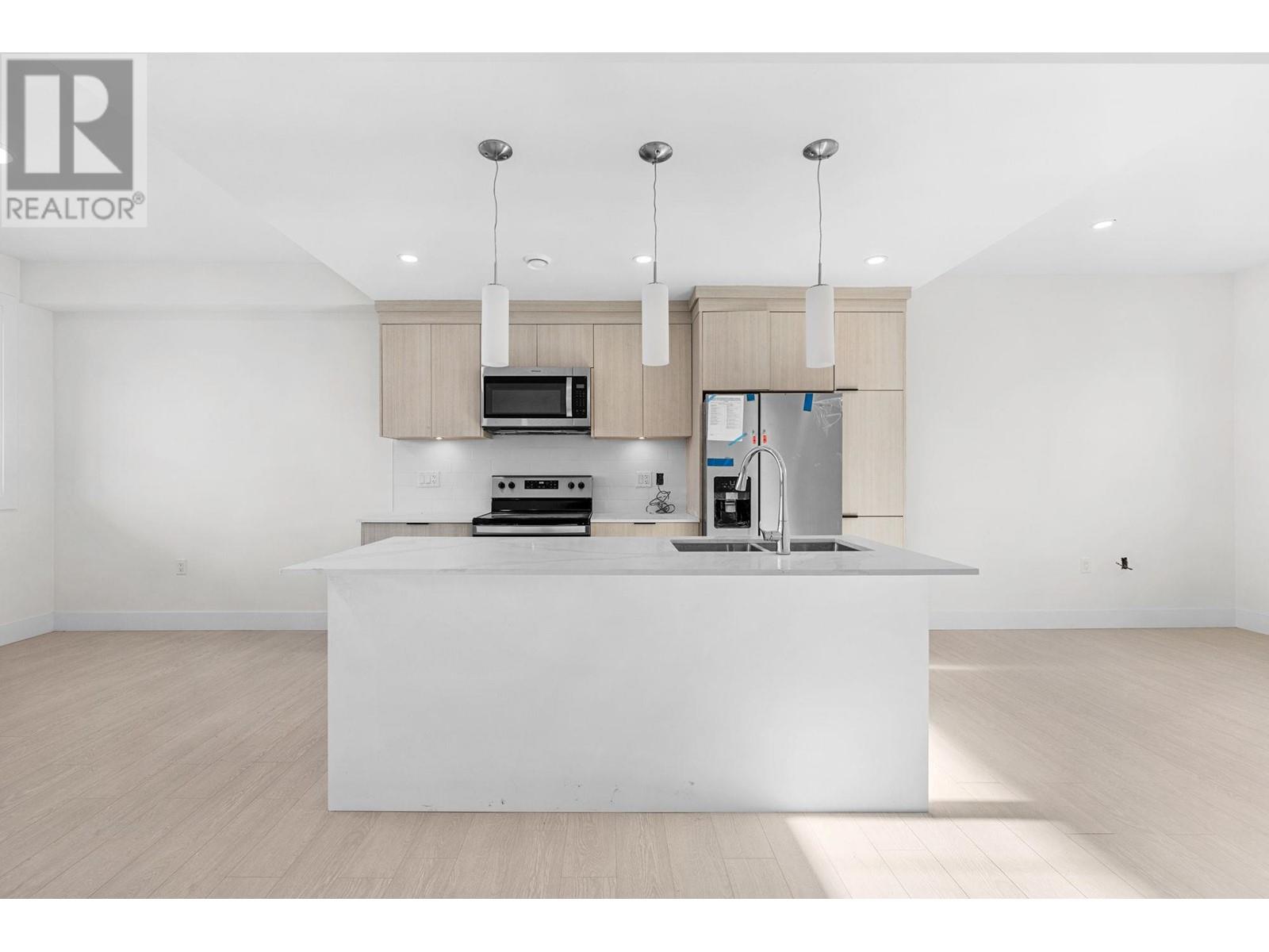 Property at 235 Taylor Road Unit# 8 image 5