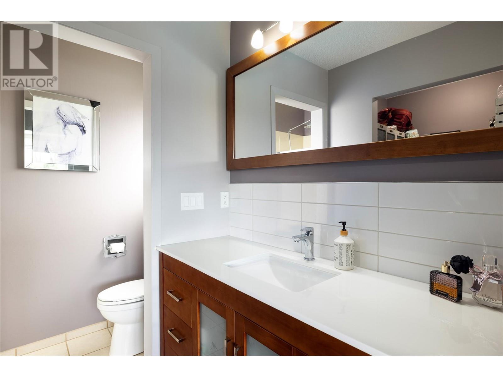 Property at 398 Scenic Drive image 3