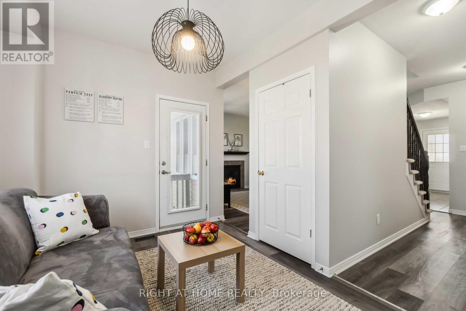 44 Moe Robillard Street, Arnprior, Ontario  K7S 0C2 - Photo 8 - X12108475