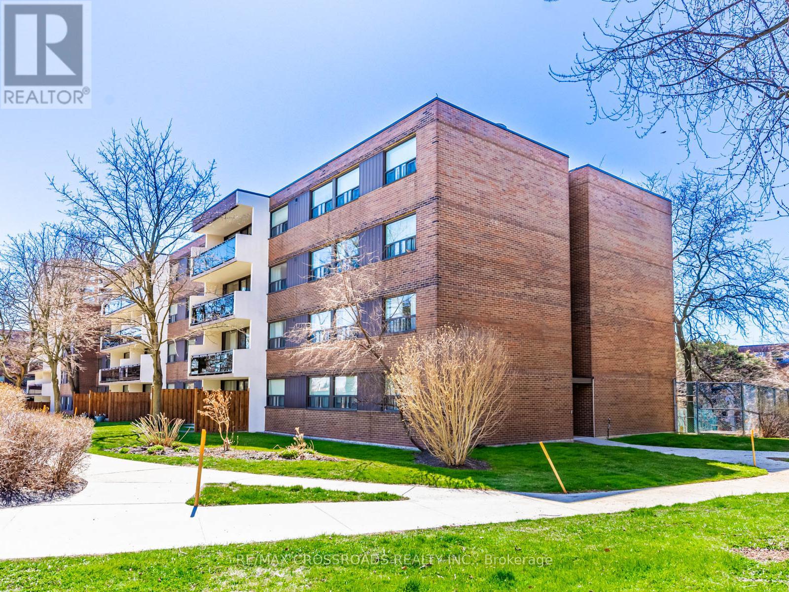 Property at 111 - 20 SUNRISE AVENUE image 1