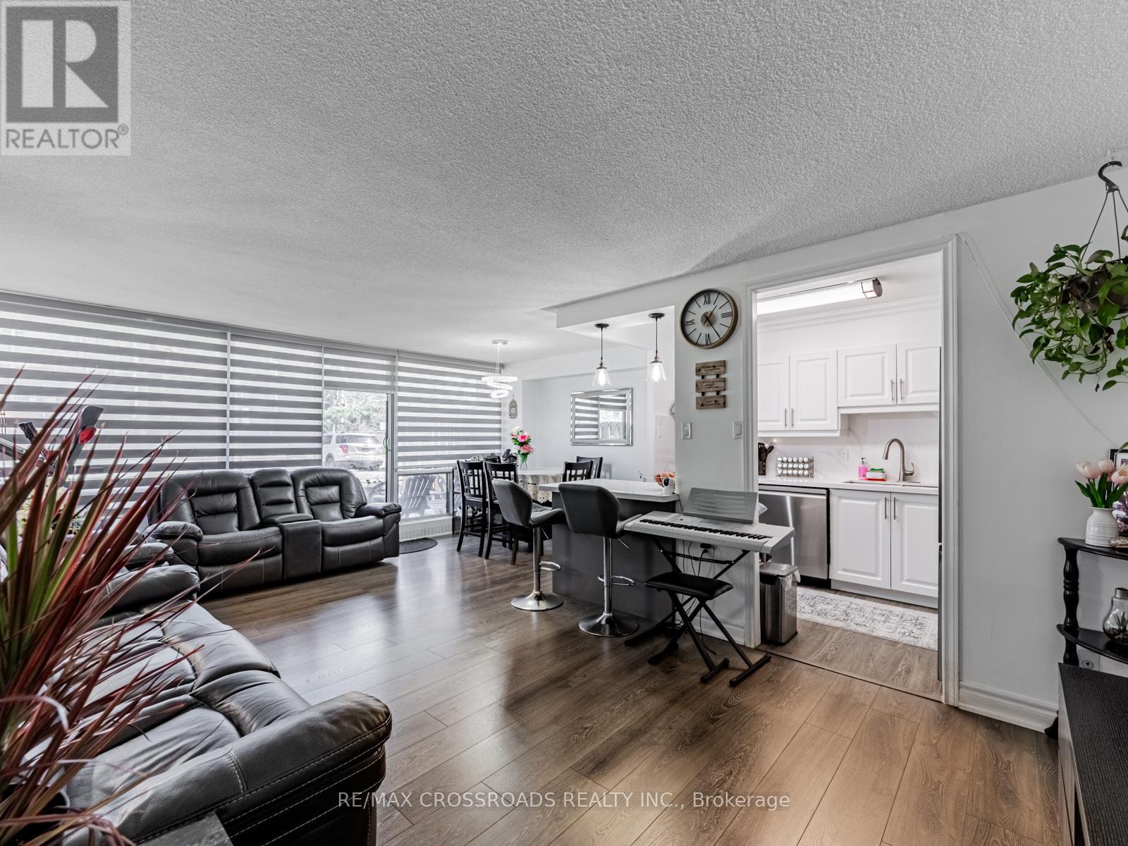 Property at 111 - 20 SUNRISE AVENUE image 4