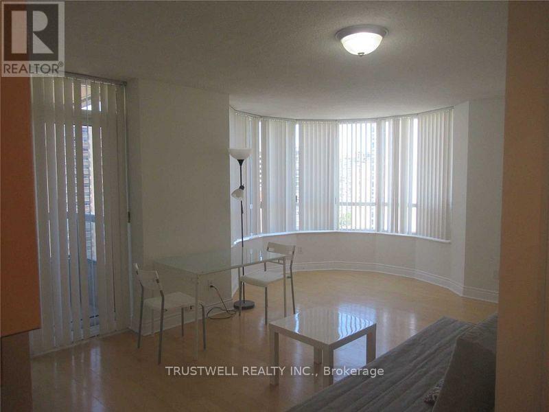 1618 - 15 Northtown Way, Toronto, Ontario  M2N 7A2 - Photo 2 - C12108484