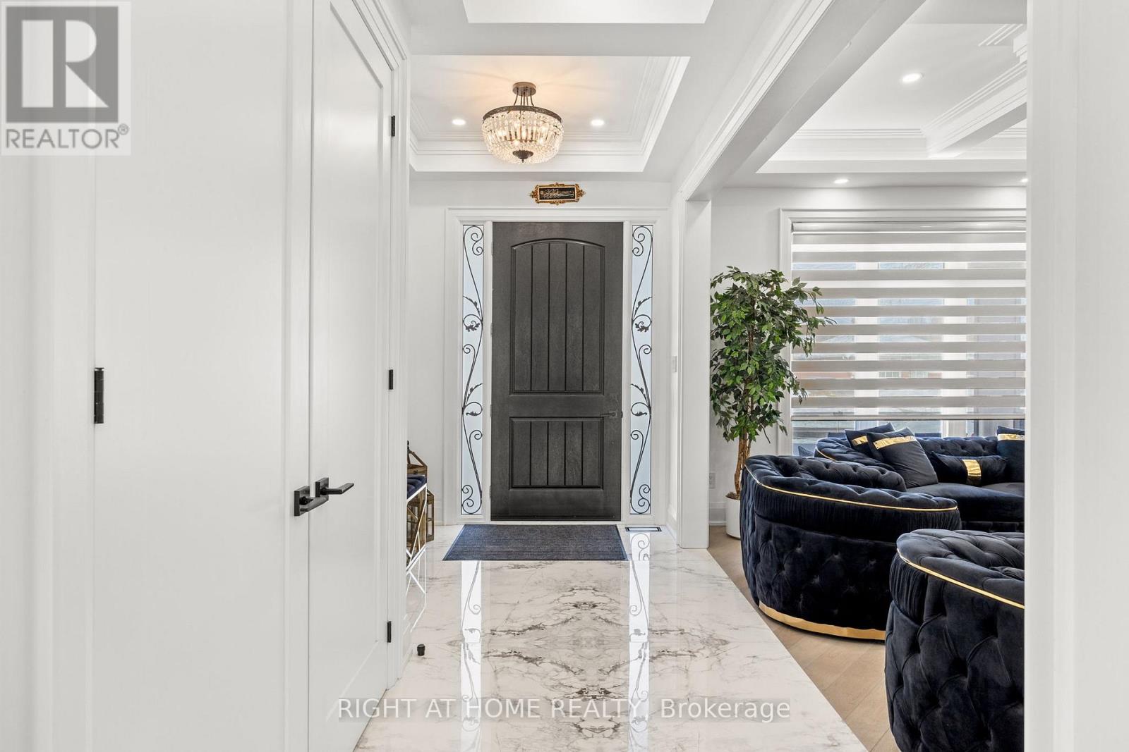 Property at 31 ALRITA CRESCENT image 2