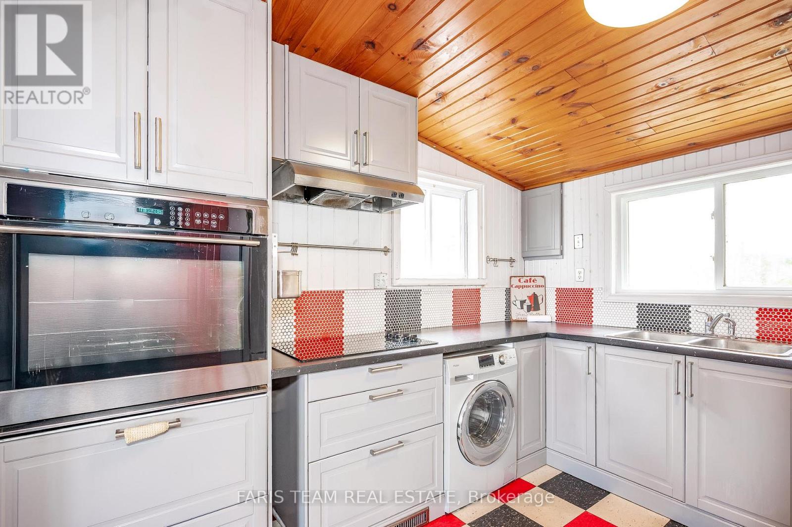 Property at 4 SCHOONER LANE image 4