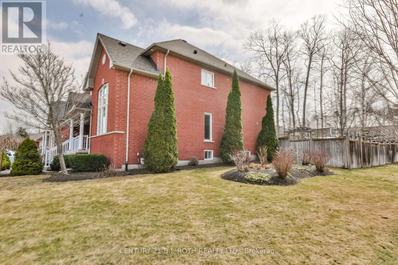 Property at 38 CAMELOT SQUARE image 2