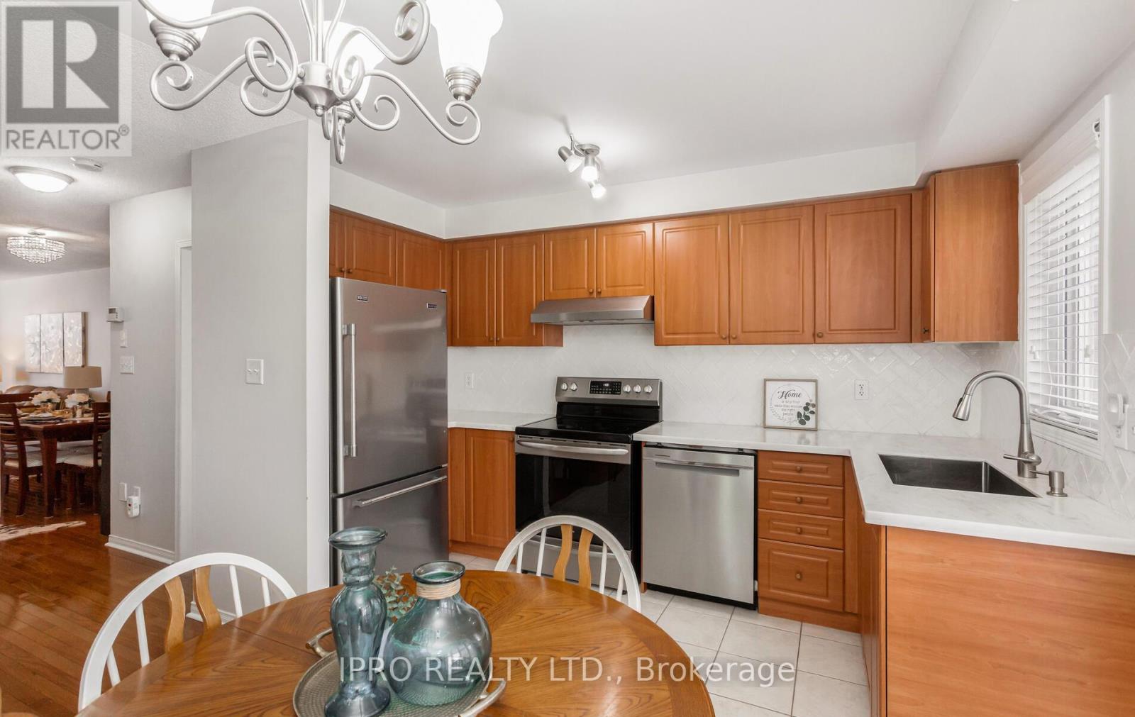 3259 Redpath Circle, Mississauga, Ontario  L5N 8R3 - Photo 10 - W12108440
