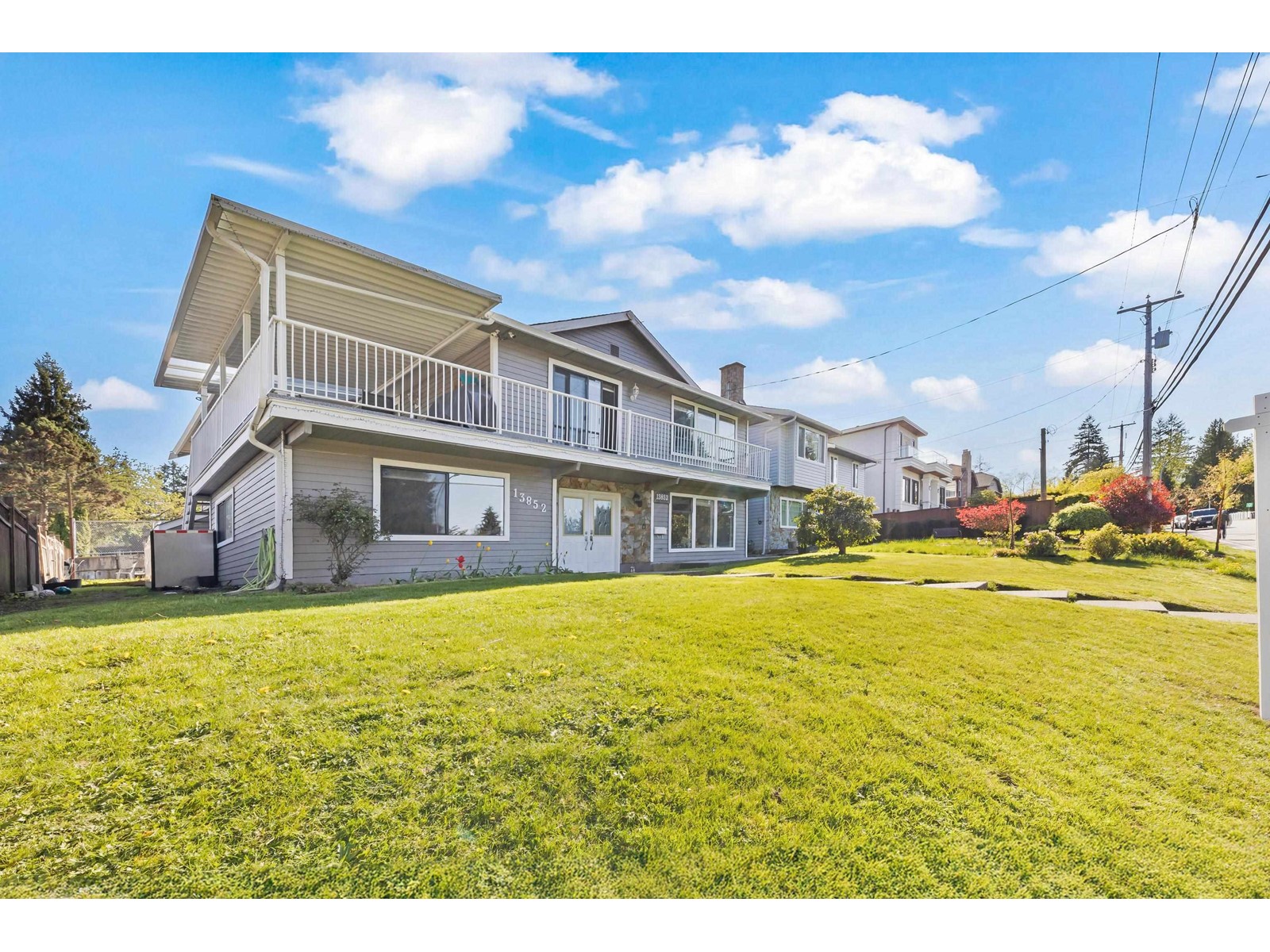 Property at 13852 80 AVENUE image 2