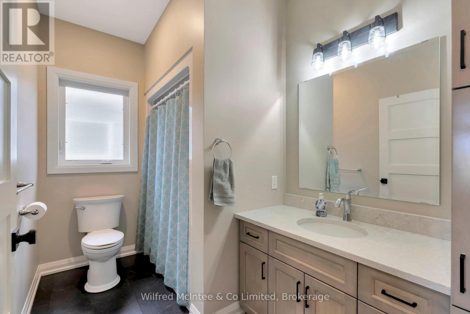 207 Irishwood Lane, Brockton, Ontario  N0G 2V0 - Photo 25 - X12107179