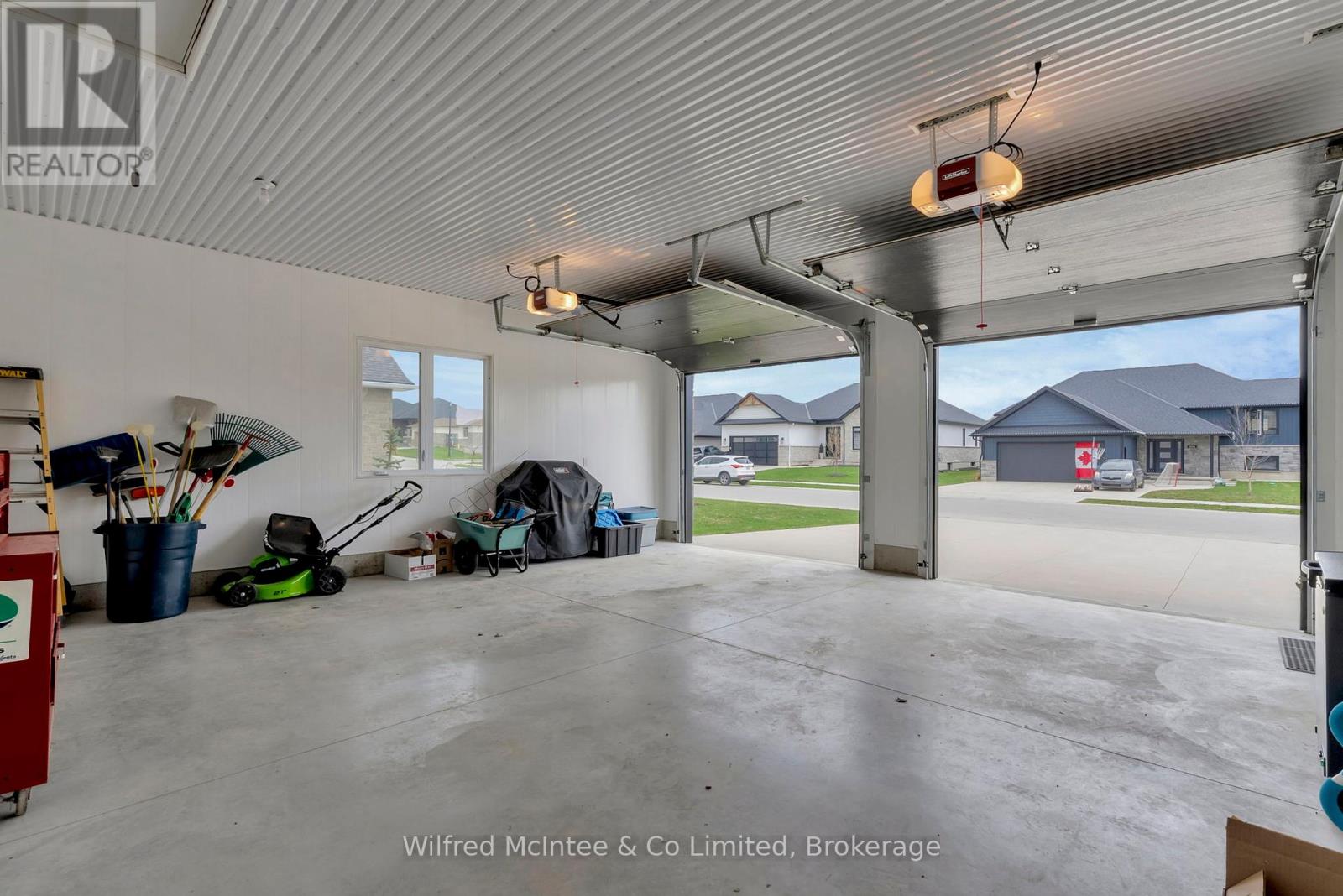 207 Irishwood Lane, Brockton, Ontario  N0G 2V0 - Photo 32 - X12107179