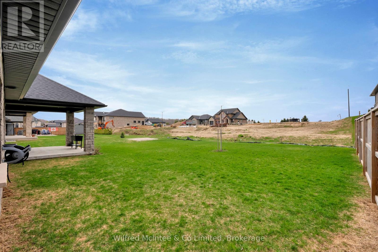 207 Irishwood Lane, Brockton, Ontario  N0G 2V0 - Photo 36 - X12107179