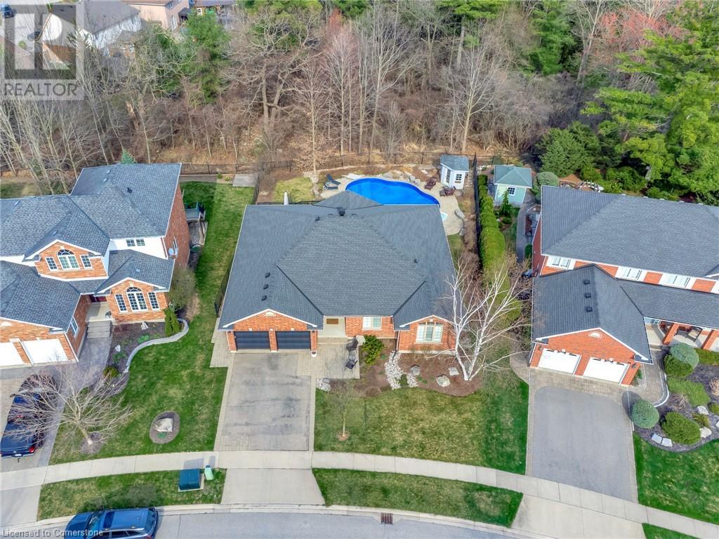 Property at 24 COTTONWOOD Crescent image 2