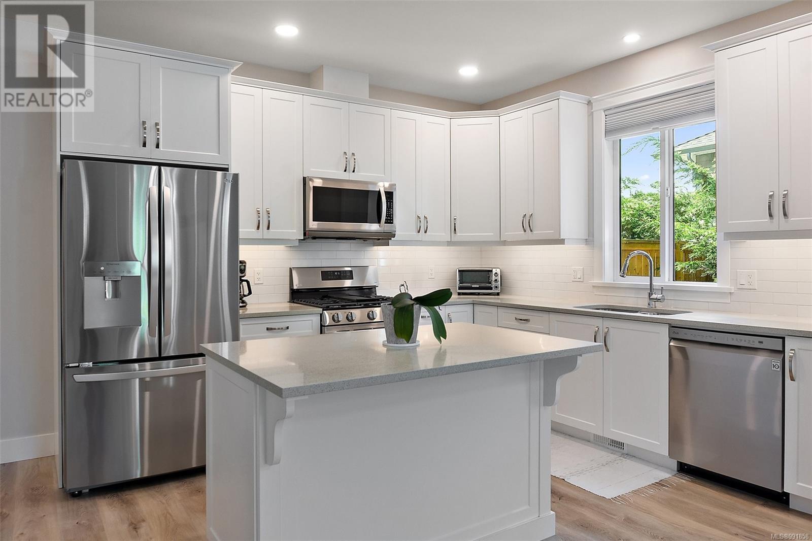 Property at 1946 Farleigh Way image 5