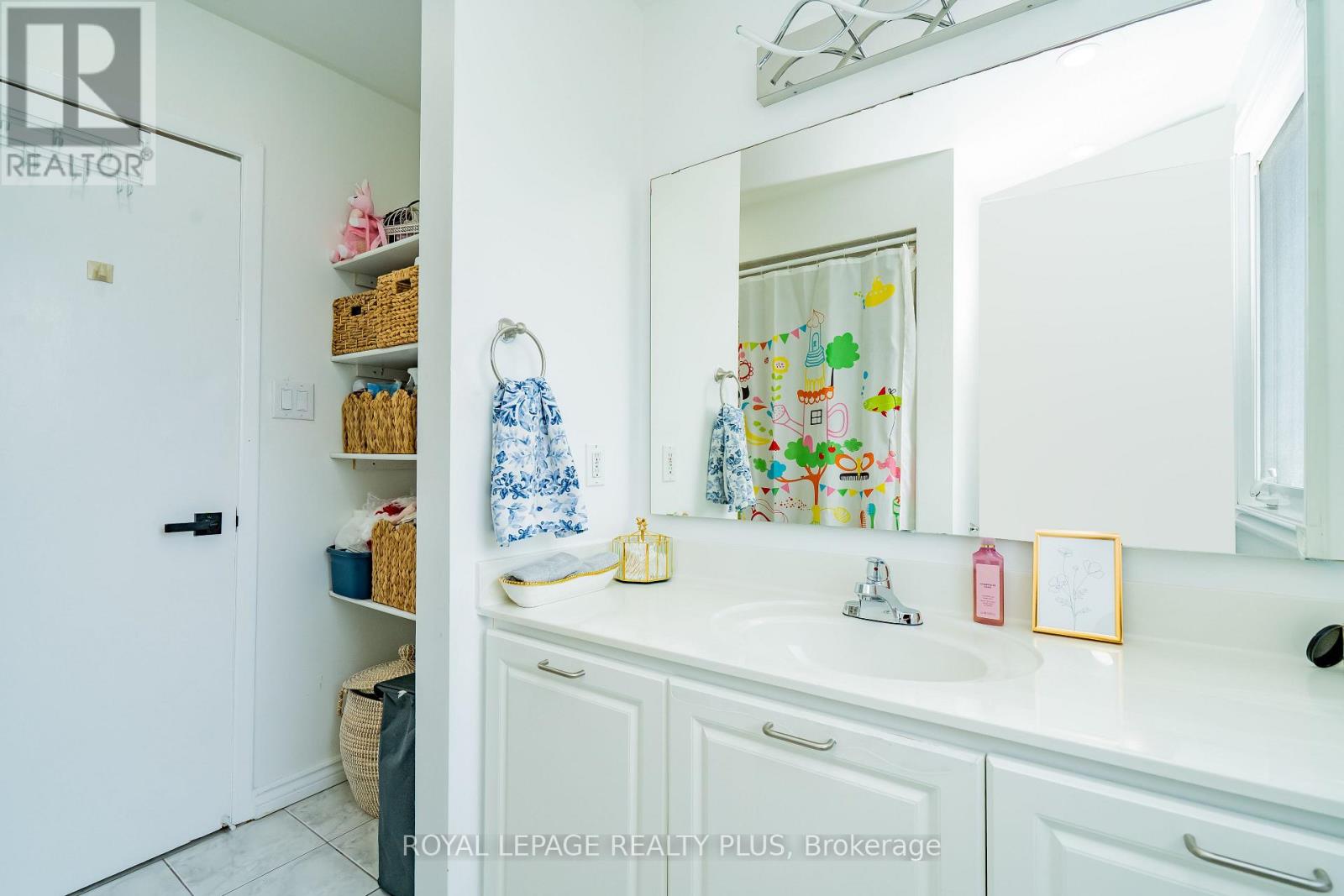 568 Fergo Avenue, Mississauga (Cooksville), Ontario  L5B 2J3 - Photo 27 - W12100053