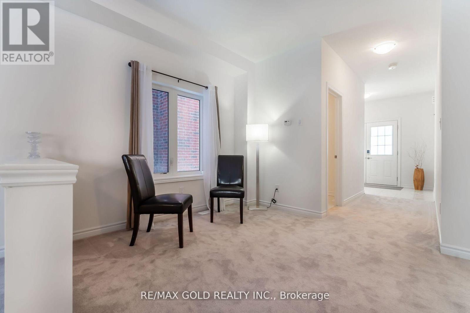 Property at 101 HITCHMAN STREET E image 4