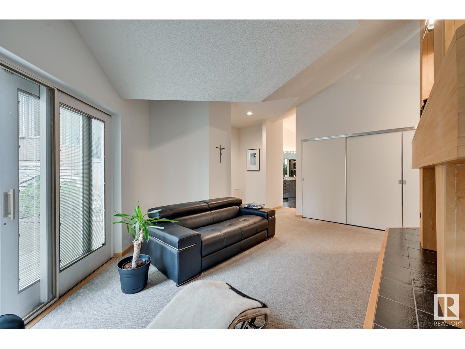 Property at 18107 4 AV SW image 2