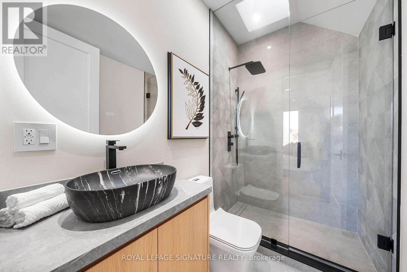 551 Broadway Avenue, Toronto, Ontario  M4G 2S2 - Photo 21 - C12108652