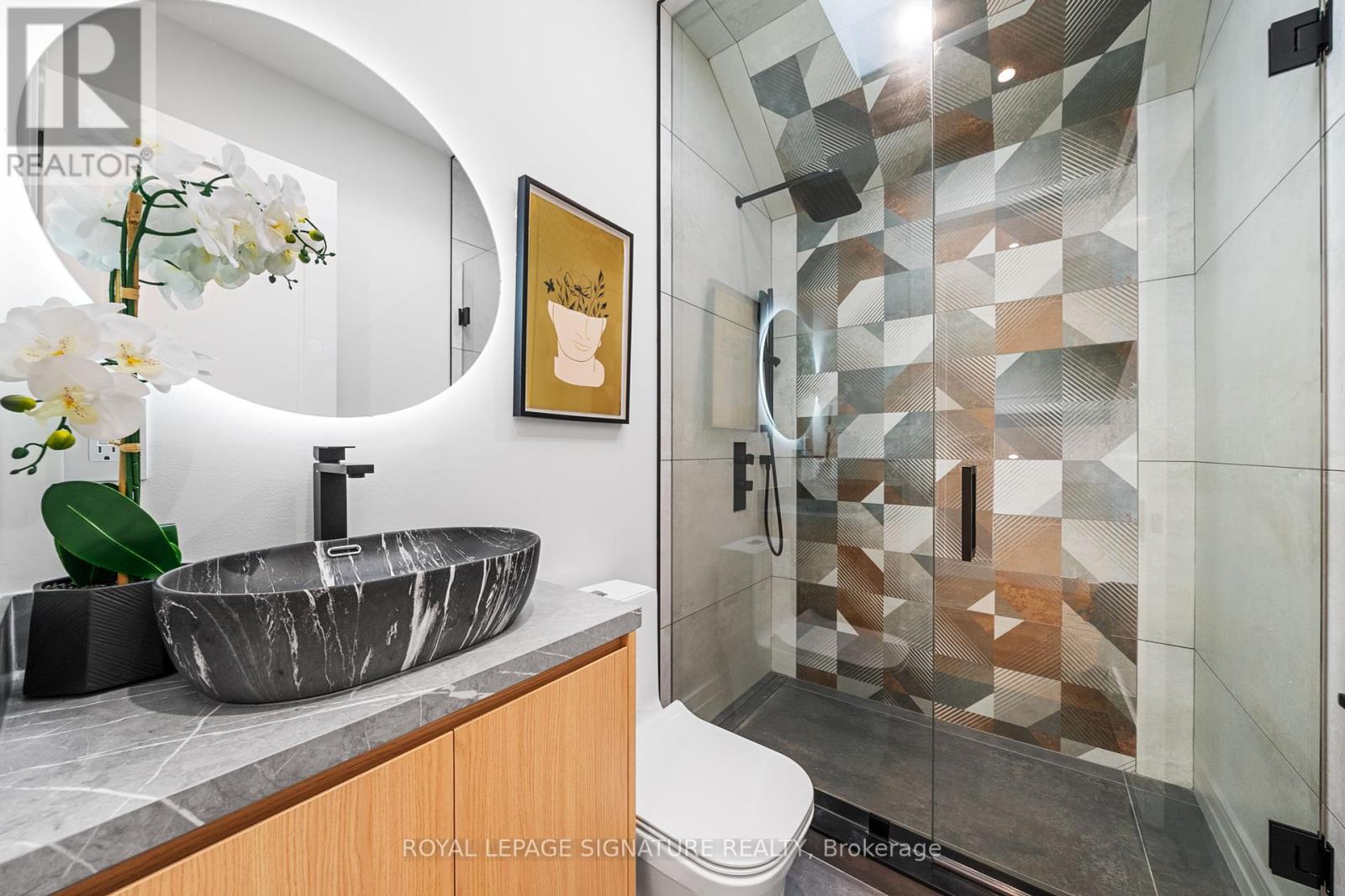 551 Broadway Avenue, Toronto, Ontario  M4G 2S2 - Photo 24 - C12108652