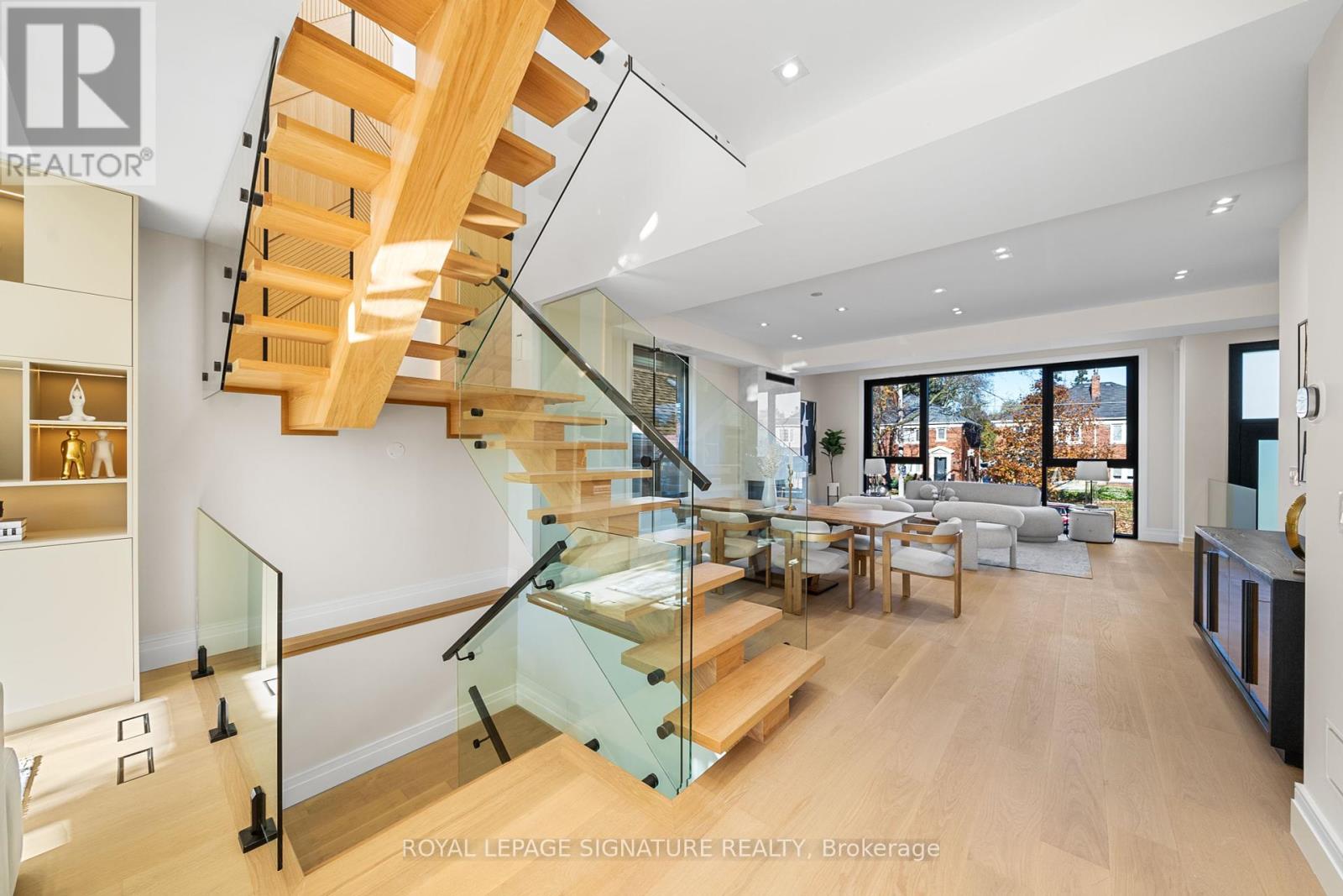 551 Broadway Avenue, Toronto, Ontario  M4G 2S2 - Photo 26 - C12108652