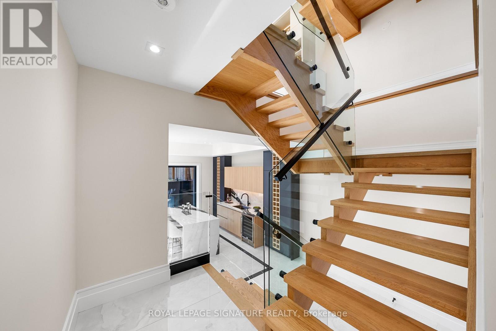 551 Broadway Avenue, Toronto, Ontario  M4G 2S2 - Photo 27 - C12108652