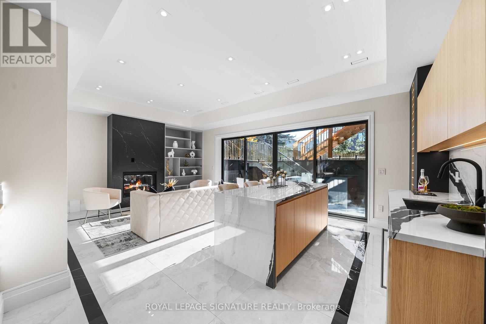 551 Broadway Avenue, Toronto, Ontario  M4G 2S2 - Photo 28 - C12108652