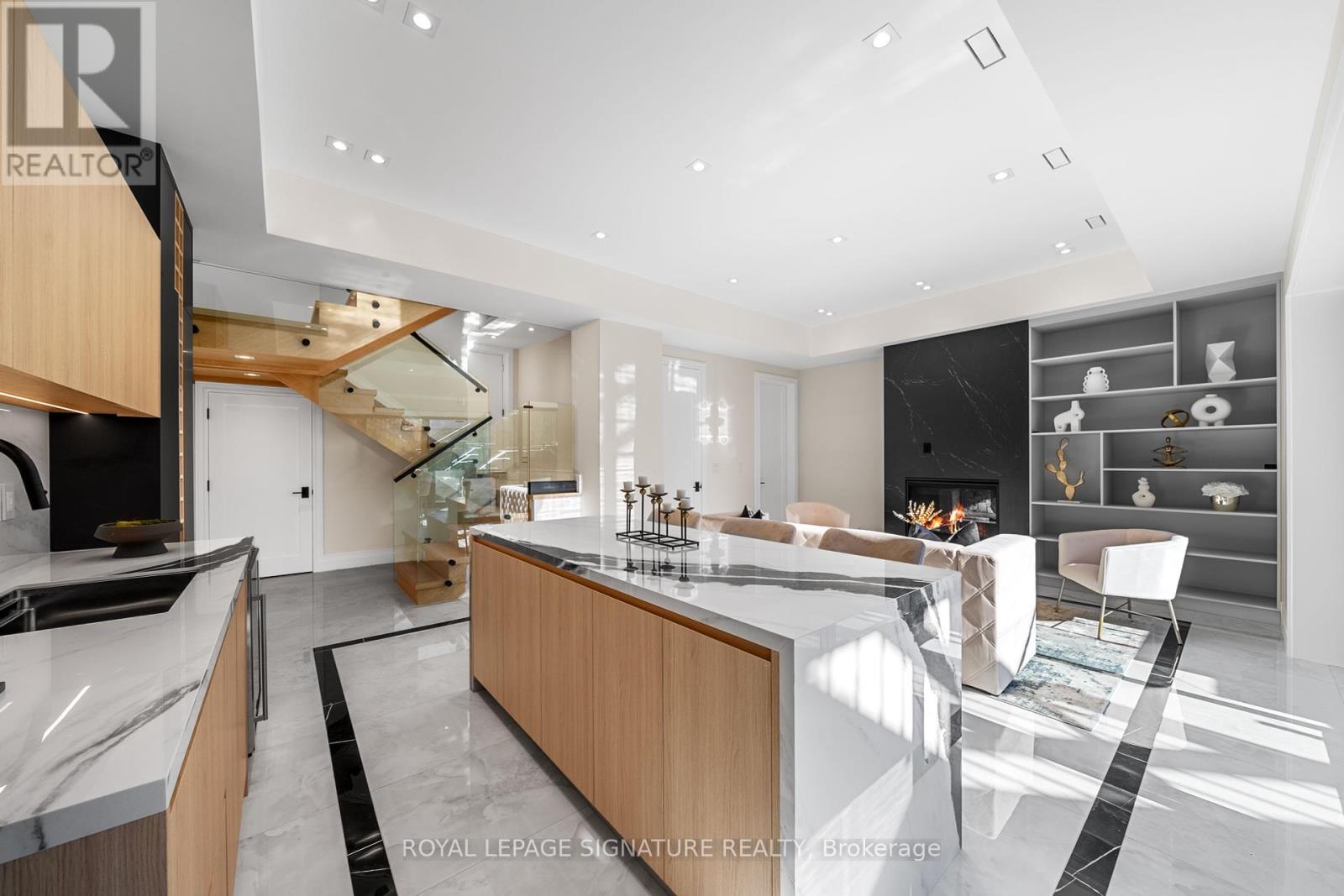 551 Broadway Avenue, Toronto, Ontario  M4G 2S2 - Photo 29 - C12108652