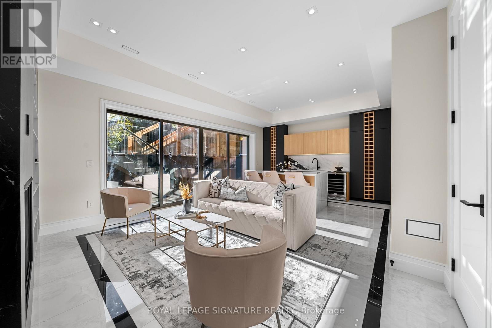 551 Broadway Avenue, Toronto, Ontario  M4G 2S2 - Photo 30 - C12108652
