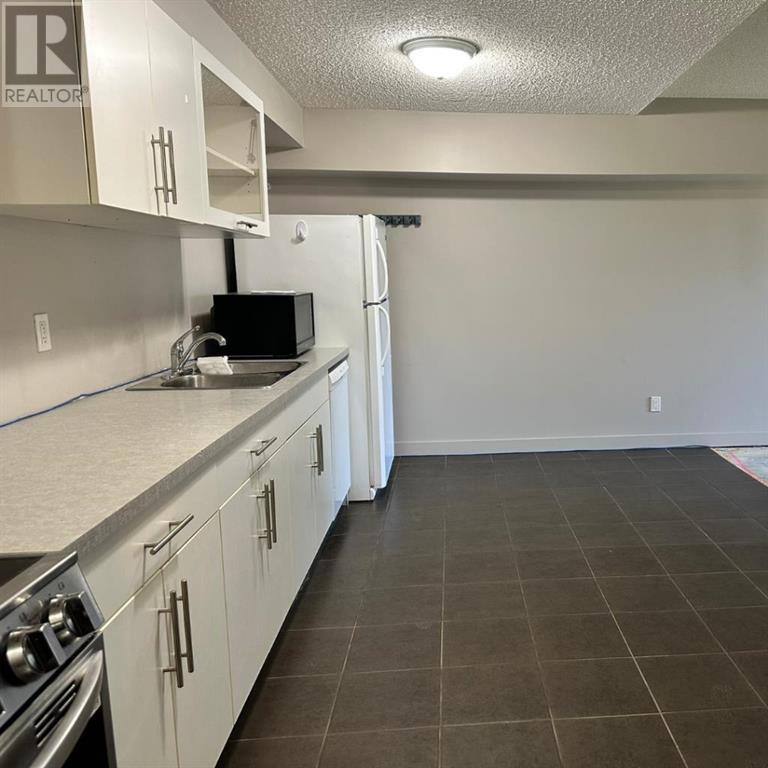 Property at 14, 1619 Scenic Heights S image 2
